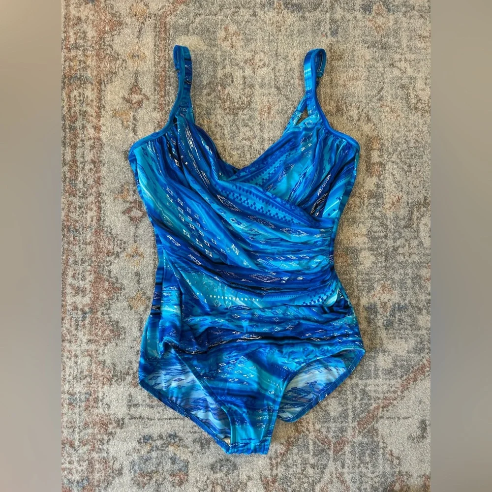 MIRACLESUIT Seraphina Size 16 One-Piece Swimsuit Blue Multi Print Underwire NWT - Picture 2 of 11